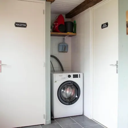 In Auvergne Near Cascade Gour Tatil Evi *