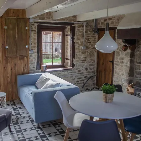 Pretty With Private Pool Saint-Maurice-pres-Pionsat