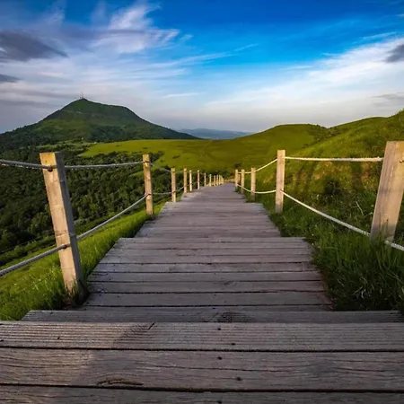 Holiday home In Auvergne Near Cascade Gour