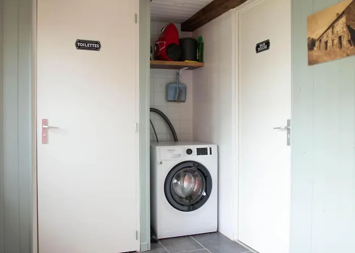 In Auvergne Near Cascade Gour Hébergement de vacances *